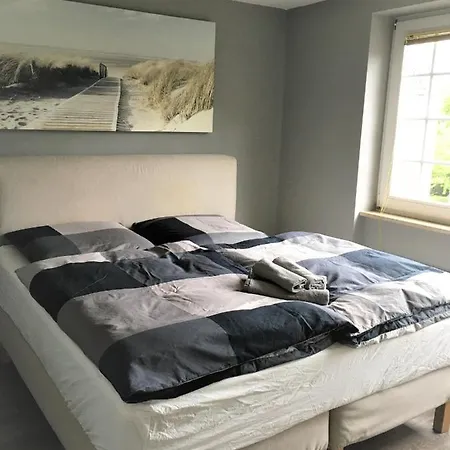 Familienwohnung In Top Lage 아파트 샬베우츠